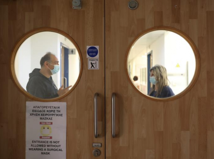 Δύο θανάτους και 415 νέα κρούσματα ανακοίνωσε το Υπουργείο Υγείας